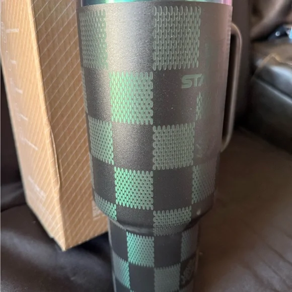 New Stanley 40oz Laser LEngravedV Iridescent Checkered Oil Slick Tumbler - Picture 4 of 8